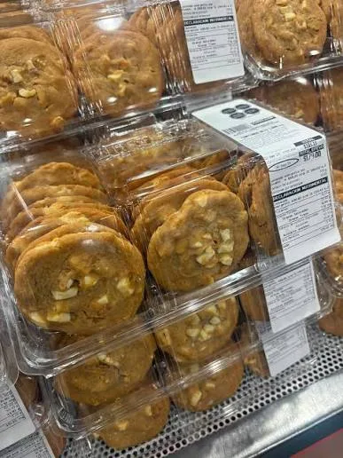 Galletas de nuez de macadamia con chocolate blanco